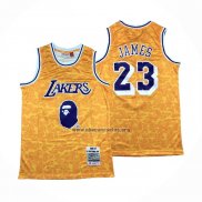 Camiseta Los Angeles Lakers Bape NO 23 Mitchell & Ness Amarillo