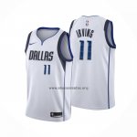 Camiseta Dallas Mavericks Kyrie Irving NO 11 Association 2022-23 Blanco