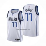 Camiseta Dallas Mavericks Luka Doncic NO 77 Association 2020-21 Blanco