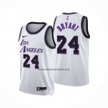 Camiseta Los Angeles Lakers Kobe Bryant NO 24 Ciudad 2022-23 Blanco
